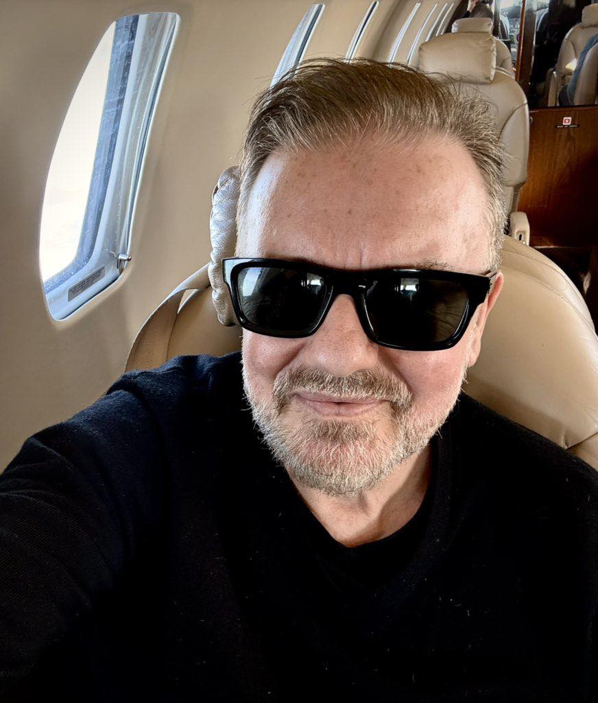 Emily Austin criticó la postura promigrante de Billie Eilish en los Grammy 2026.